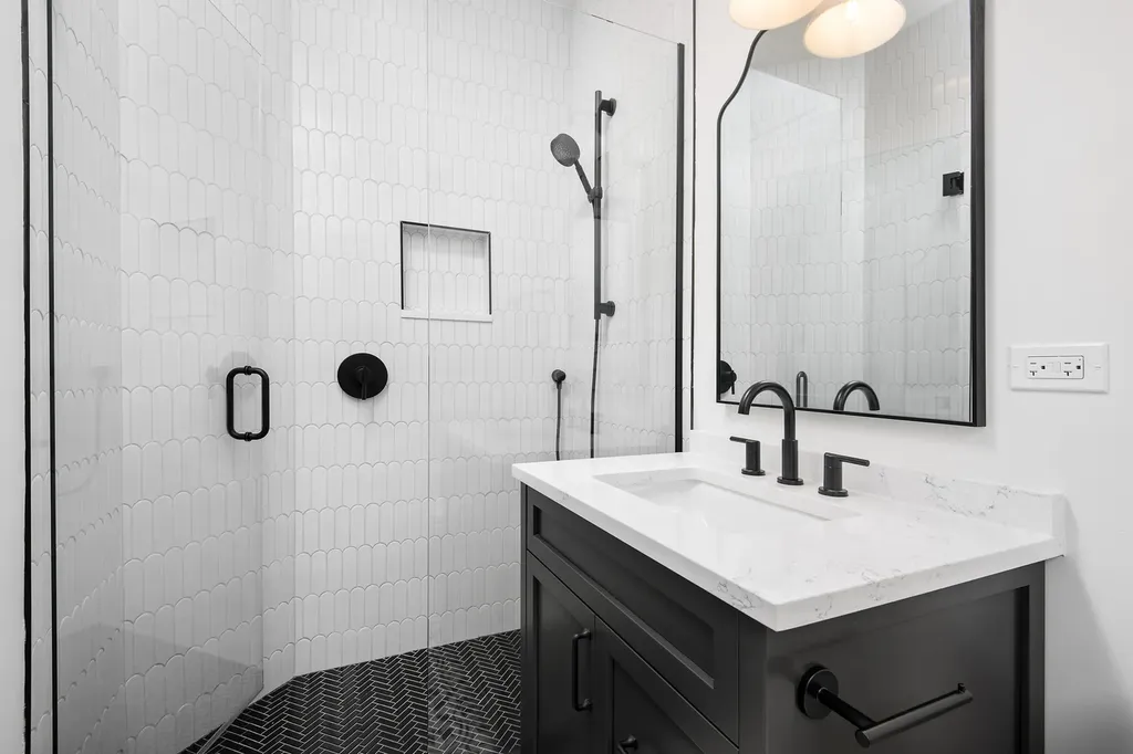 2228 North Southport Avenue Chicago IL 60614