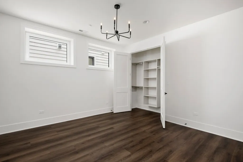 2228 North Southport Avenue Chicago IL 60614