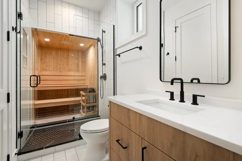 2228 North Southport Avenue Chicago IL 60614