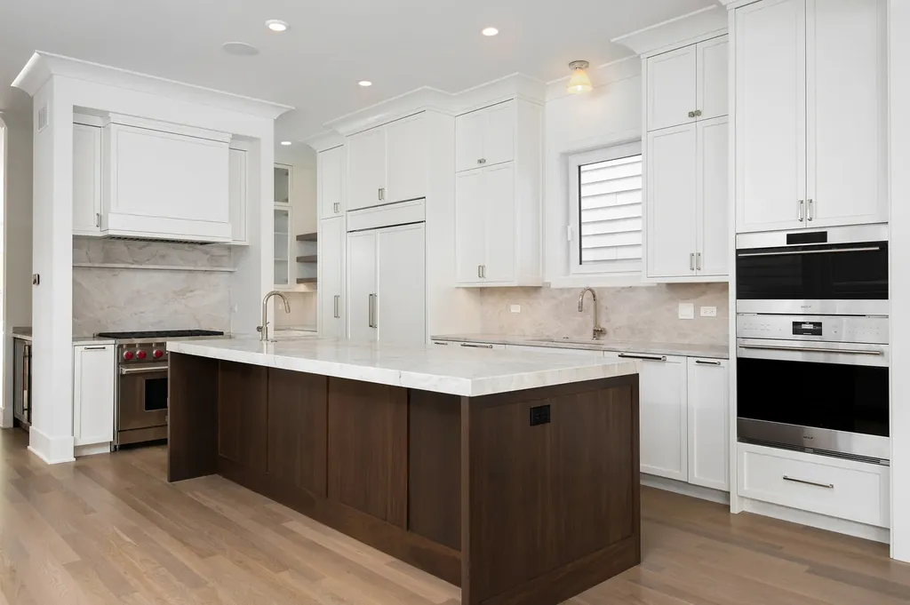 2228 North Southport Avenue Chicago IL 60614