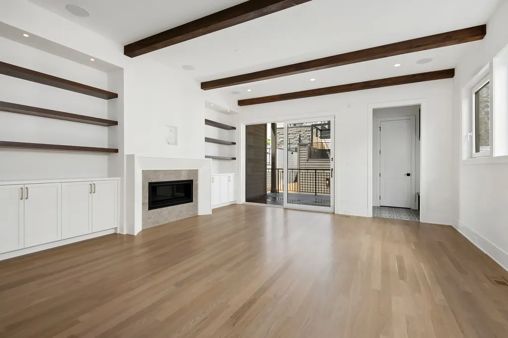 2228 North Southport Avenue Chicago IL 60614