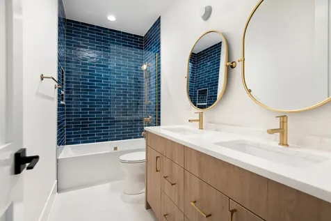 2228 North Southport Avenue Chicago IL 60614