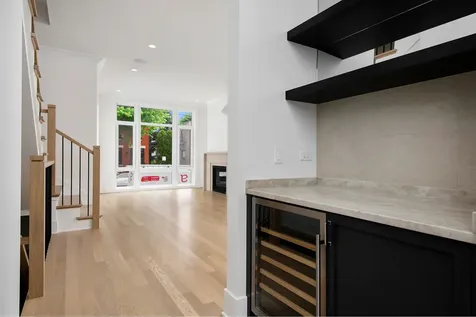 2228 North Southport Avenue Chicago IL 60614