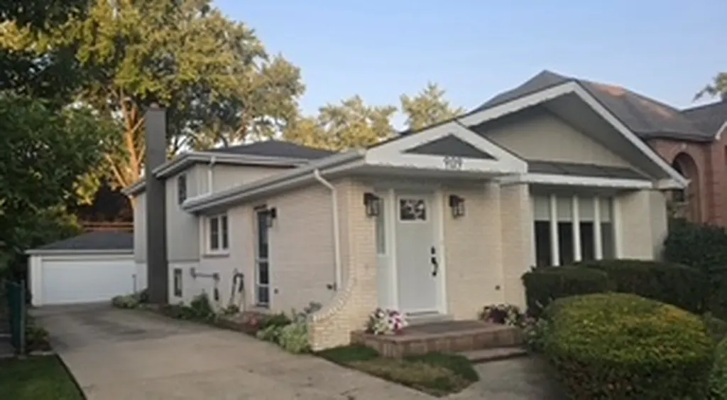 909 South Dryden Place Arlington Heights IL 60005