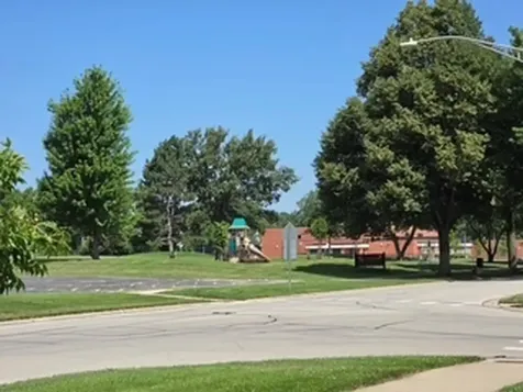 909 South Dryden Place Arlington Heights IL 60005