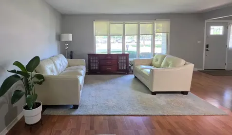 909 South Dryden Place Arlington Heights IL 60005
