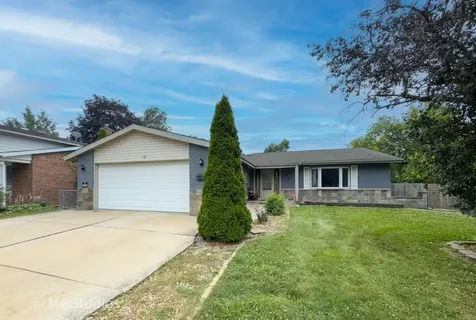 1100 South Cherrywood Drive S Mount Prospect IL 60056