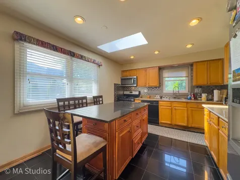 1100 South Cherrywood Drive S Mount Prospect IL 60056
