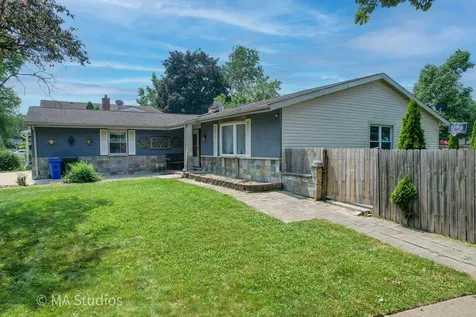 1100 South Cherrywood Drive S Mount Prospect IL 60056