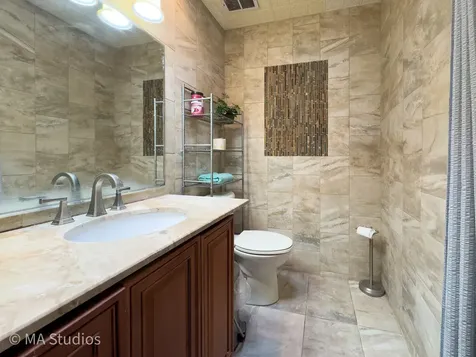 1100 South Cherrywood Drive S Mount Prospect IL 60056