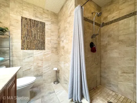 1100 South Cherrywood Drive S Mount Prospect IL 60056