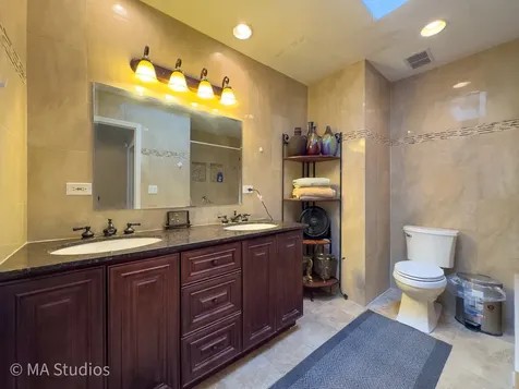1100 South Cherrywood Drive S Mount Prospect IL 60056