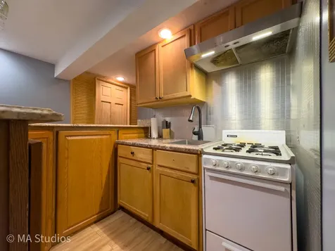 1100 South Cherrywood Drive S Mount Prospect IL 60056