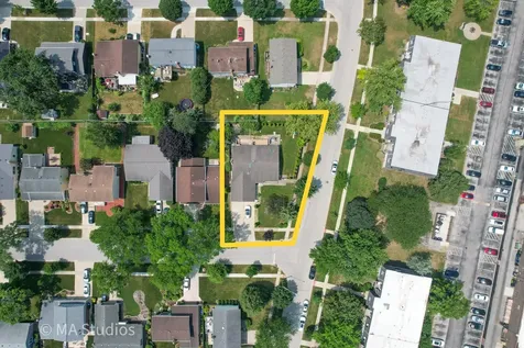 1100 South Cherrywood Drive S Mount Prospect IL 60056