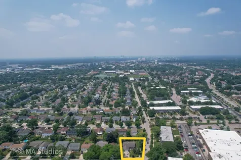 1100 South Cherrywood Drive S Mount Prospect IL 60056