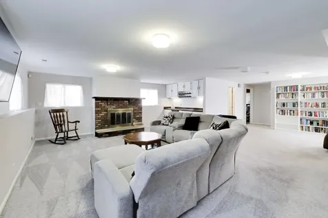1180 Sunbury Road South Elgin IL 60177