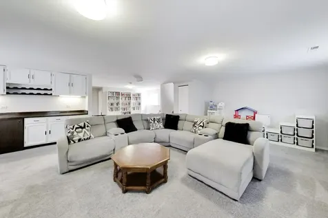 1180 Sunbury Road South Elgin IL 60177