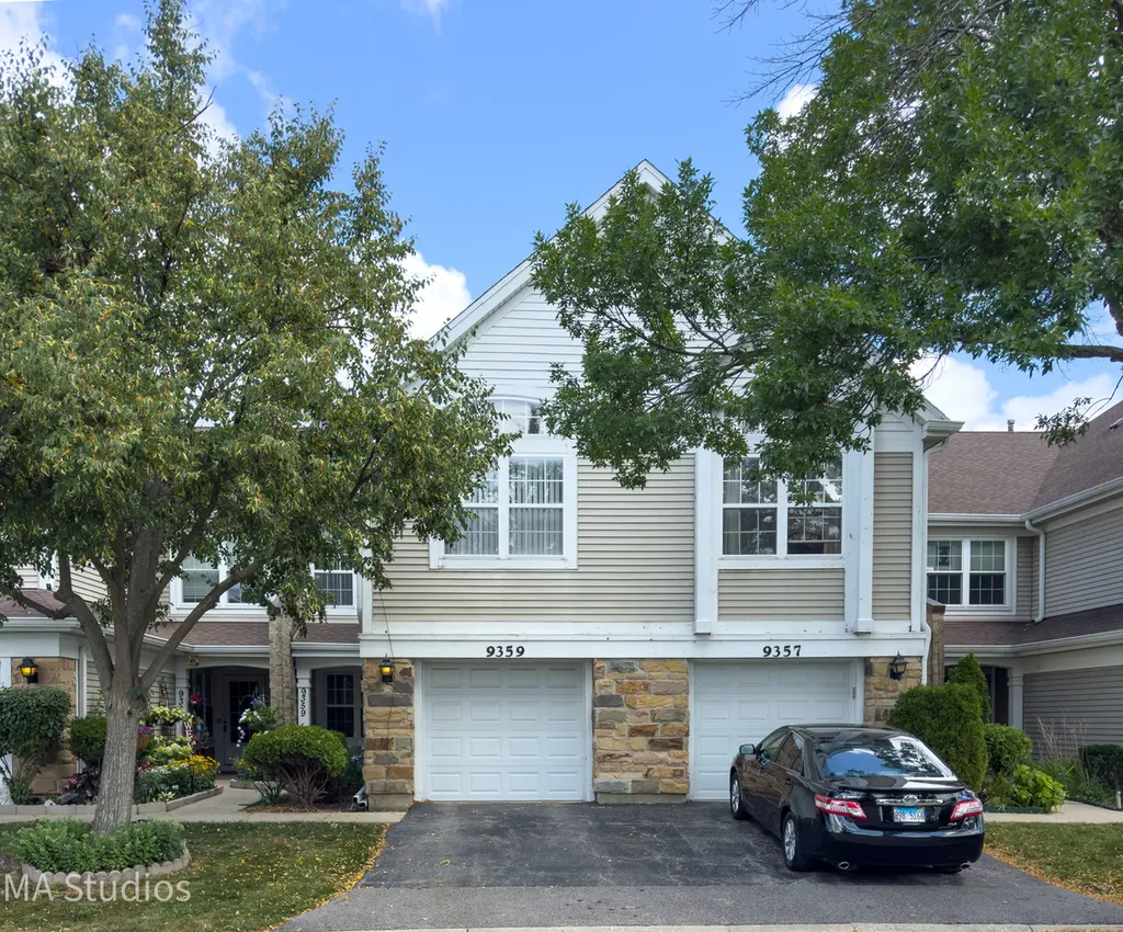 9359 Brockton Lane Des Plaines IL 60016