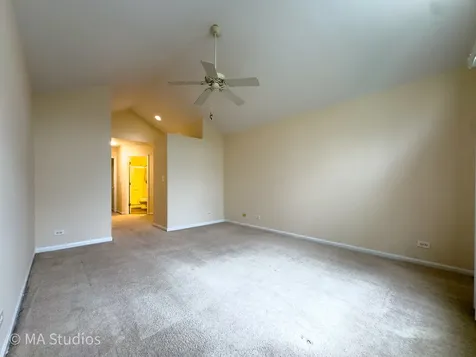 9359 Brockton Lane Des Plaines IL 60016