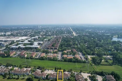 9359 Brockton Lane Des Plaines IL 60016