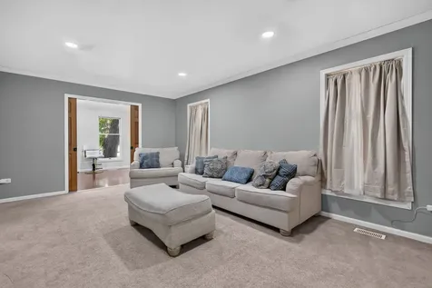 938 Stonehaven Court Elgin IL 60124