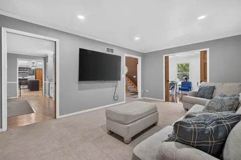938 Stonehaven Court Elgin IL 60124