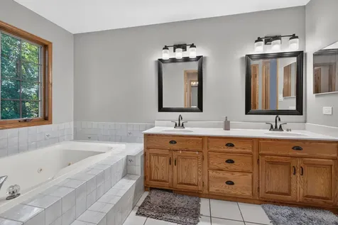938 Stonehaven Court Elgin IL 60124