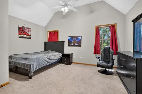 938 Stonehaven Court Elgin IL 60124