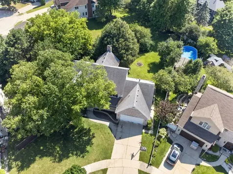 938 Stonehaven Court Elgin IL 60124