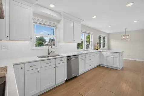1829 West Catalpa Lane Mount Prospect IL 60056