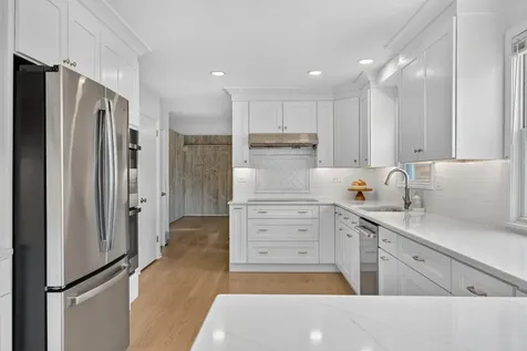 1829 West Catalpa Lane Mount Prospect IL 60056