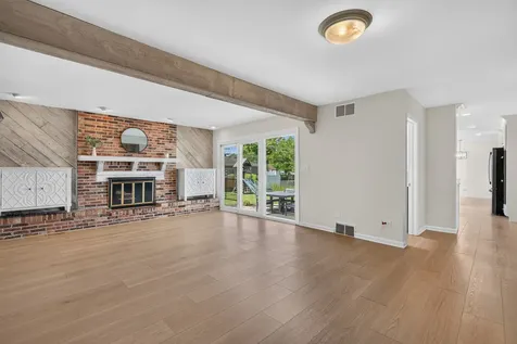 1829 West Catalpa Lane Mount Prospect IL 60056