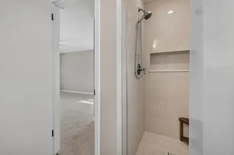1829 West Catalpa Lane Mount Prospect IL 60056