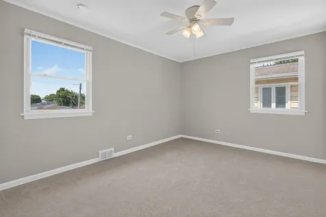 1829 West Catalpa Lane Mount Prospect IL 60056