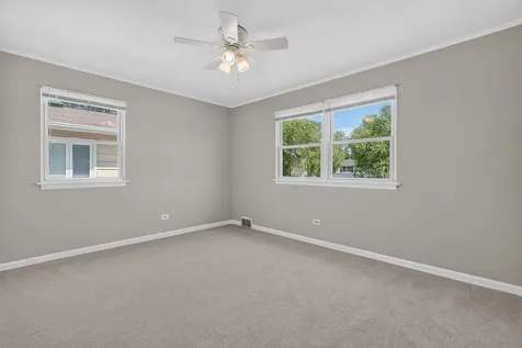 1829 West Catalpa Lane Mount Prospect IL 60056