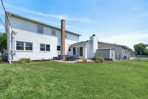 1829 West Catalpa Lane Mount Prospect IL 60056