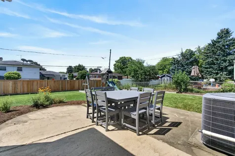 1829 West Catalpa Lane Mount Prospect IL 60056
