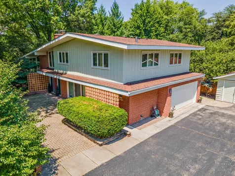 888 Country Club Road Crystal Lake IL 60014