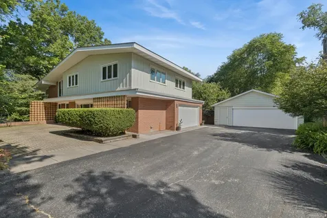 888 Country Club Road Crystal Lake IL 60014
