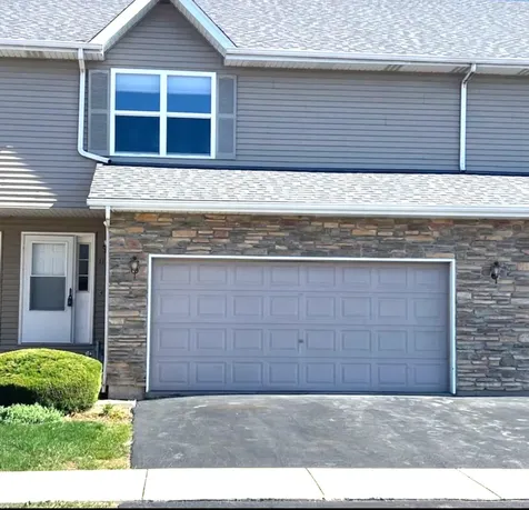 1172 Rose Drive Sycamore IL 60178