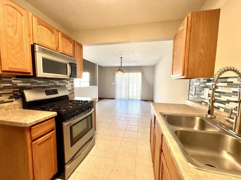 1172 Rose Drive Sycamore IL 60178