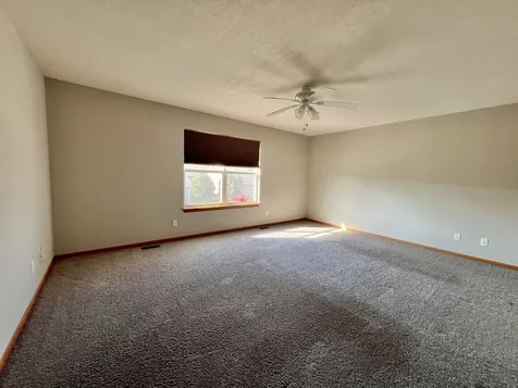 1172 Rose Drive Sycamore IL 60178