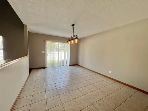 1172 Rose Drive Sycamore IL 60178
