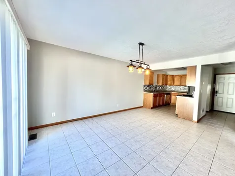1172 Rose Drive Sycamore IL 60178