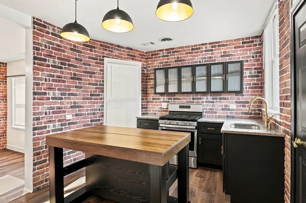 238 West 31st Street Chicago IL 60616