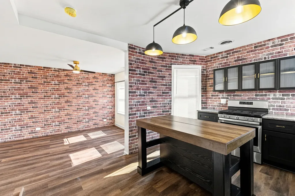 238 West 31st Street Chicago IL 60616