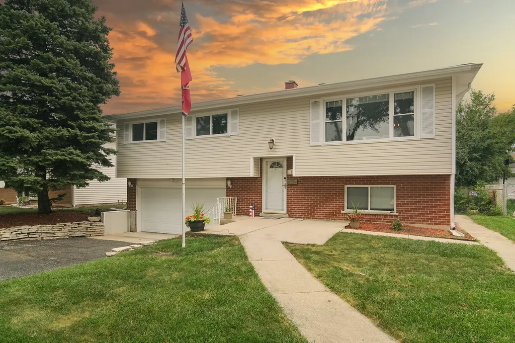 117 South Evergreen Avenue Addison IL 60101