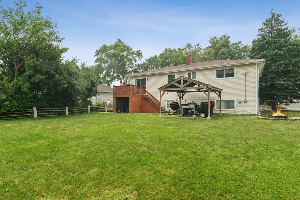 117 South Evergreen Avenue Addison IL 60101