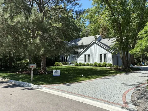313 Whitmore Lane Lake Forest IL 60045