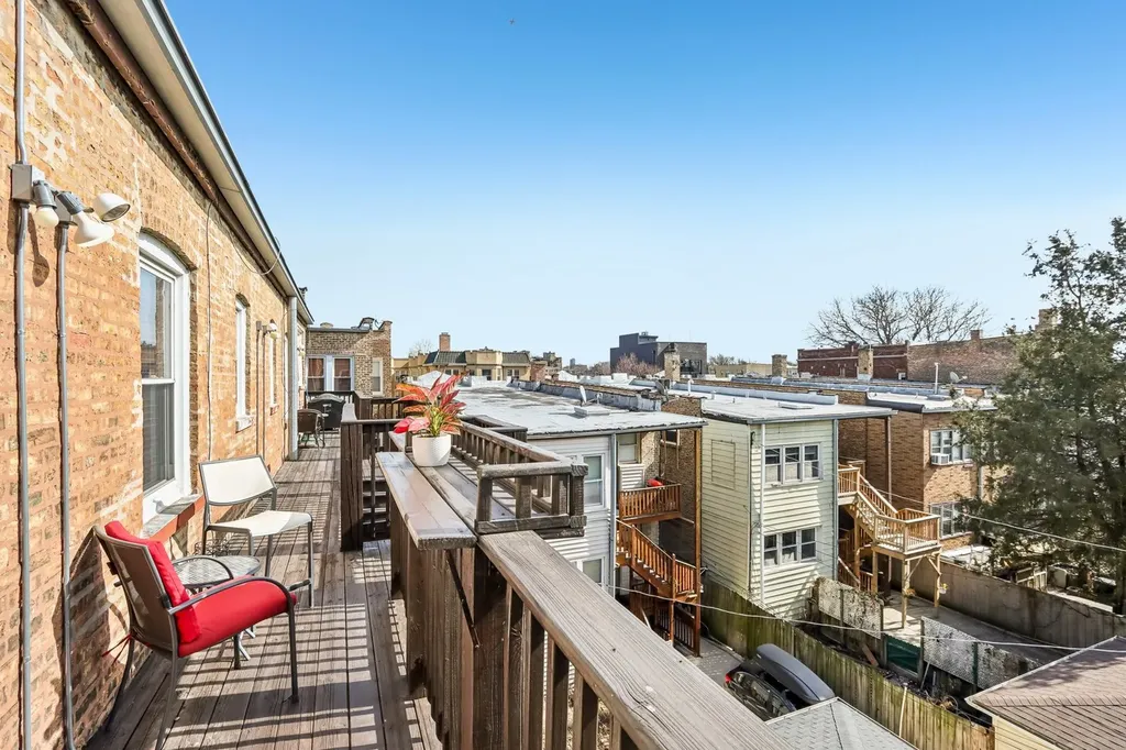 2609 West Gunnison Street Chicago IL 60625